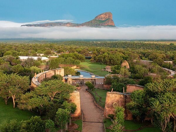 Crane Hire in Mookgophong for Construction, Agriculture and Transport Support